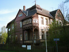 Sanatorium,Lehrerheim,Musikschule,FDGB-Heim von der Seite